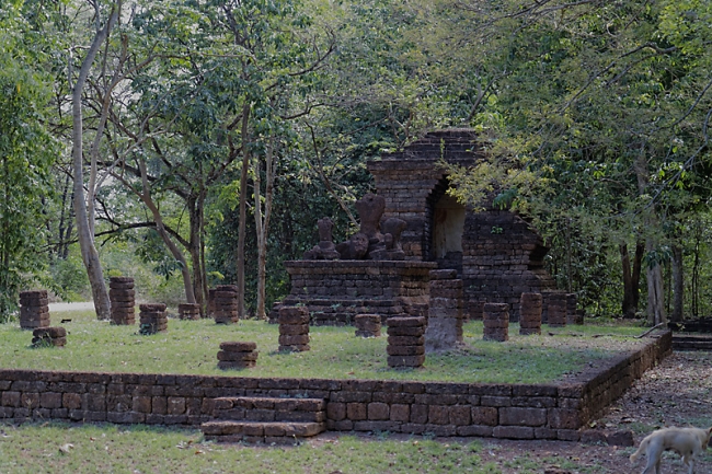 Wat Mondop-002